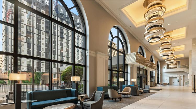 Hilton Minneapolis Lobby