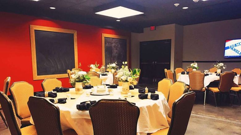 <b>Doubletree by Hilton St Paul Downtown Restaurant</b>. Images powered by <a href="https://iceportal.shijigroup.com/" title="IcePortal" target="_blank">IcePortal</a>.