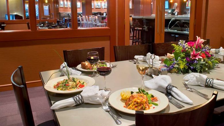 <b>Doubletree Hotel Minneapolis Park Place Restaurant</b>. Images powered by <a href="https://iceportal.shijigroup.com/" title="IcePortal" target="_blank">IcePortal</a>.