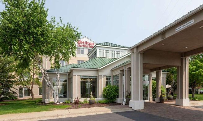 Hilton Garden Inn Shoreview Exterior