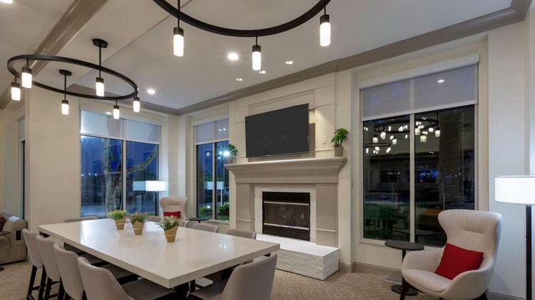 Hilton Garden Inn Shoreview Lobby