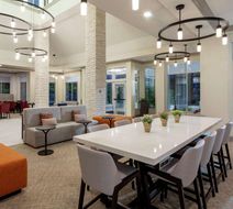 Hilton Garden Inn Shoreview Lobby