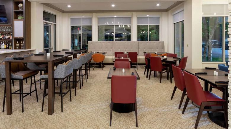 <b>Hilton Garden Inn Shoreview Restaurant</b>. Images powered by <a href="https://iceportal.shijigroup.com/" title="IcePortal" target="_blank">IcePortal</a>.