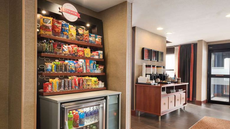 <b>Hampton Inn Woodbury Restaurant</b>. Images powered by <a href="https://iceportal.shijigroup.com/" title="IcePortal" target="_blank">IcePortal</a>.