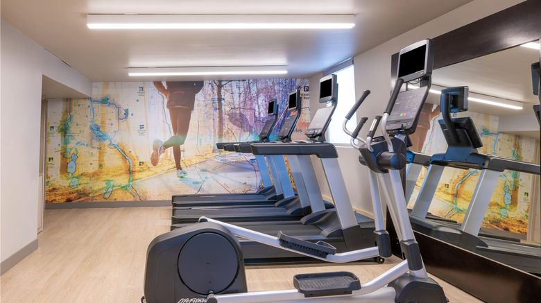 <b>Embassy Suites Bloomington Health</b>. Images powered by <a href="https://iceportal.shijigroup.com/" title="IcePortal" target="_blank">IcePortal</a>.