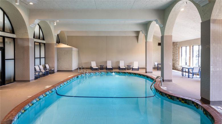 <b>Embassy Suites Bloomington Pool</b>. Images powered by <a href="https://iceportal.shijigroup.com/" title="IcePortal" target="_blank">IcePortal</a>.