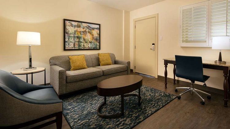 Embassy Suites by Hilton New Orleans Room