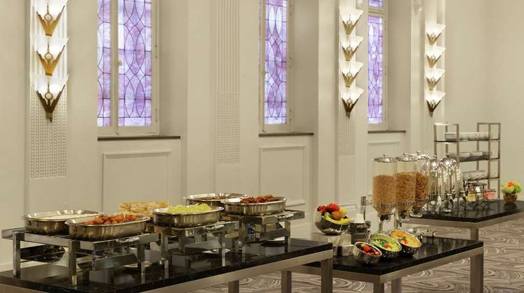 Hilton New Orleans/St Charles Avenue Restaurant