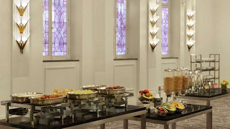 <b>Hilton New Orleans/St Charles Avenue Restaurant</b>. Images powered by <a href="https://iceportal.shijigroup.com/" title="IcePortal" target="_blank">IcePortal</a>.