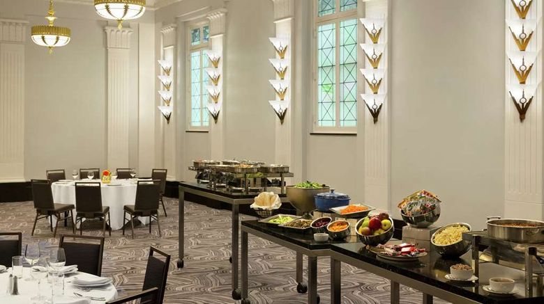 <b>Hilton New Orleans/St Charles Avenue Restaurant</b>. Images powered by <a href="https://iceportal.shijigroup.com/" title="IcePortal" target="_blank">IcePortal</a>.
