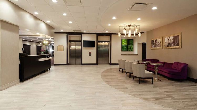 Doubletree Hotel New Orleans Airport Lobby