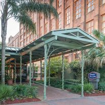 Hampton Inn & Suites Convention Center