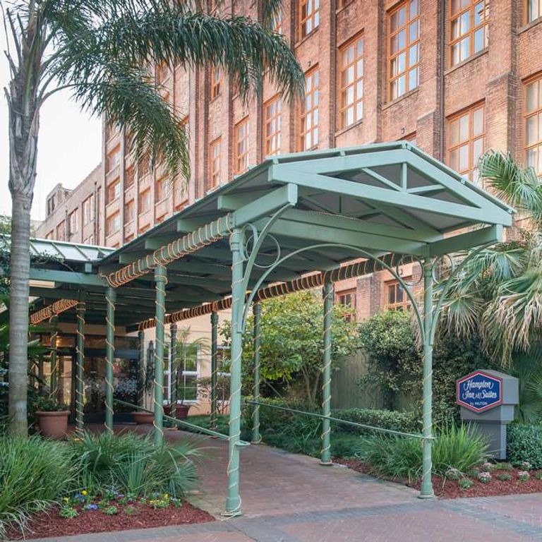 Hampton Inn & Suites Convention Center