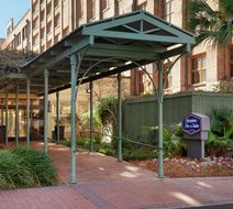 Hampton Inn & Suites Convention Center Exterior