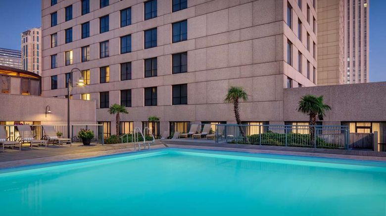 <b>Hilton New Orleans Riverside Pool</b>. Images powered by <a href="https://iceportal.shijigroup.com/" title="IcePortal" target="_blank">IcePortal</a>.