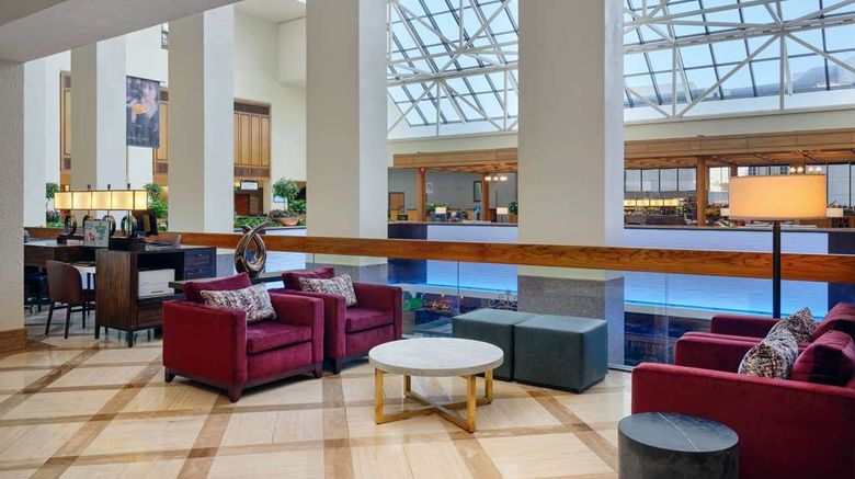 <b>Hilton New Orleans Riverside Lobby</b>. Images powered by <a href="https://iceportal.shijigroup.com/" title="IcePortal" target="_blank">IcePortal</a>.
