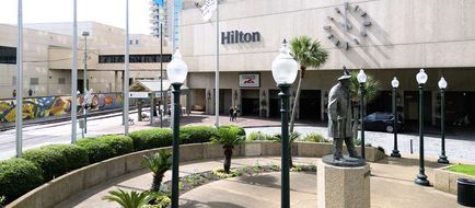 Hilton New Orleans Riverside Exterior
