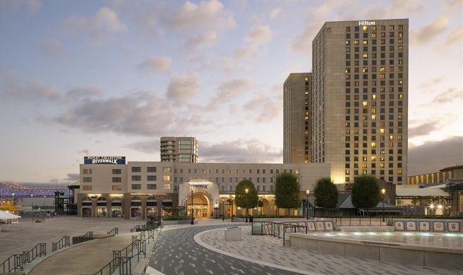 Hilton New Orleans Riverside Exterior
