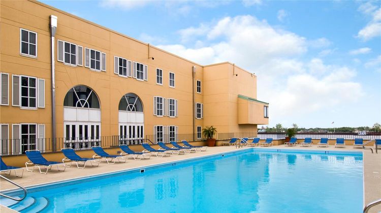 Hilton New Orleans Riverside Pool