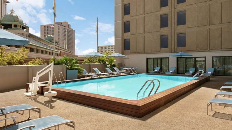 Doubletree by Hilton New Orleans Pool