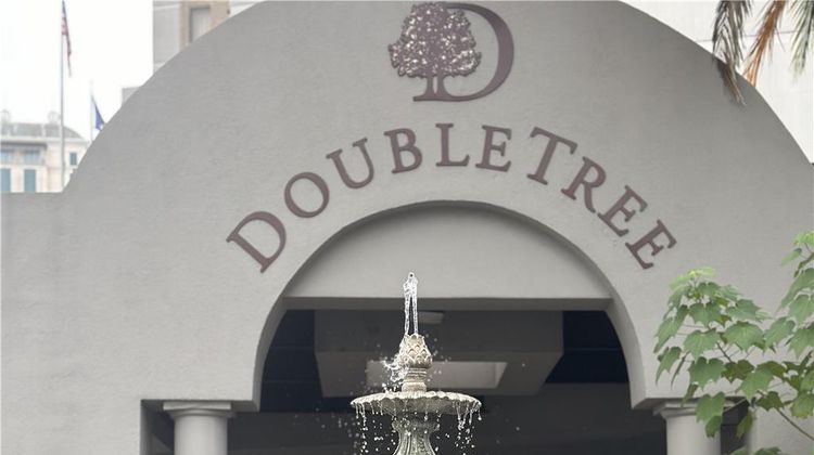 Doubletree by Hilton New Orleans Exterior