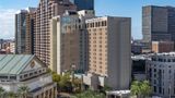 Doubletree by Hilton New Orleans Exterior