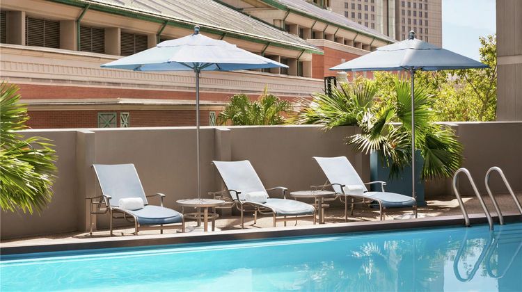 Doubletree by Hilton New Orleans Pool