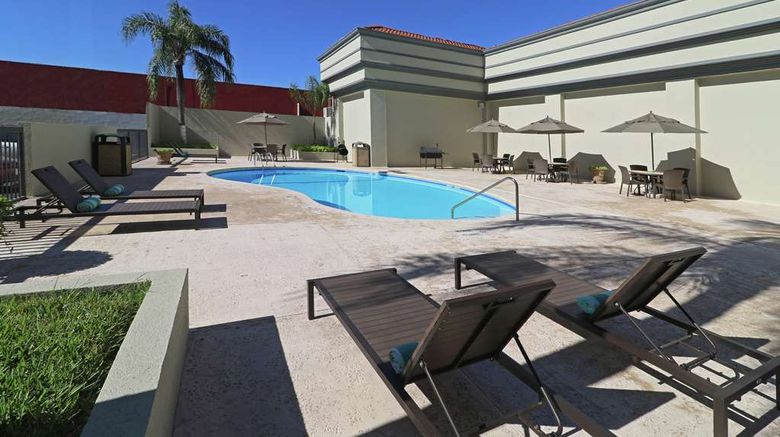 <b>Hampton Inn by Hilton Monterrey-Airport Pool</b>. Images powered by <a href="https://iceportal.shijigroup.com/" title="IcePortal" target="_blank">IcePortal</a>.