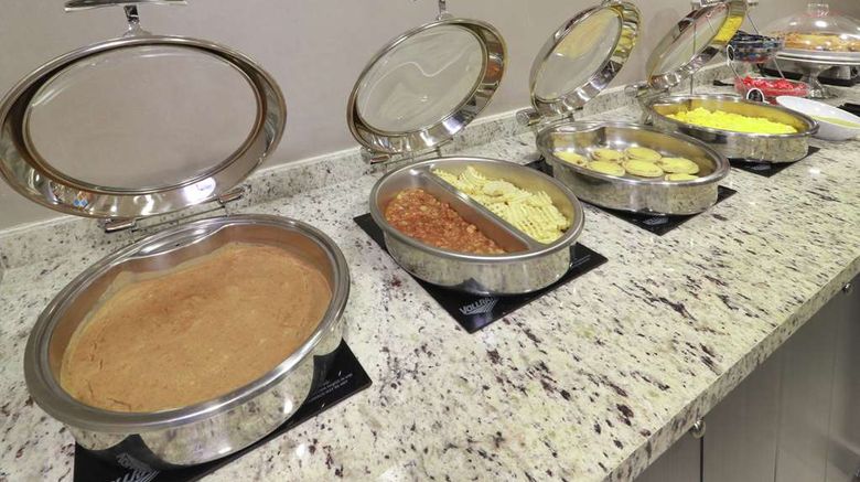 <b>Hampton Inn by Hilton Monterrey-Airport Restaurant</b>. Images powered by <a href="https://iceportal.shijigroup.com/" title="IcePortal" target="_blank">IcePortal</a>.