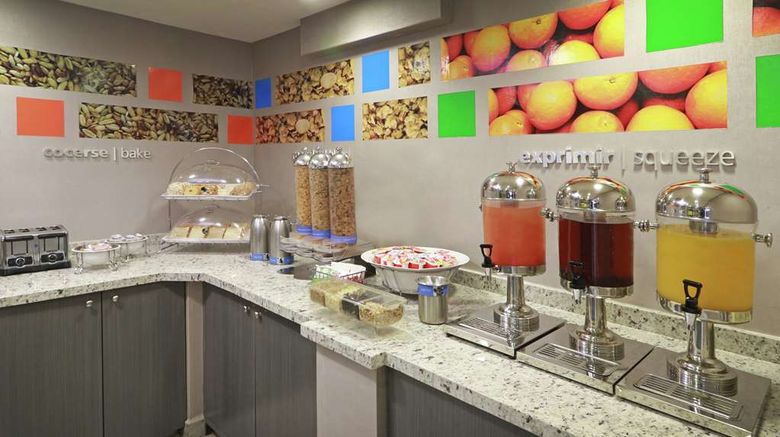 <b>Hampton Inn by Hilton Monterrey-Airport Restaurant</b>. Images powered by <a href="https://iceportal.shijigroup.com/" title="IcePortal" target="_blank">IcePortal</a>.