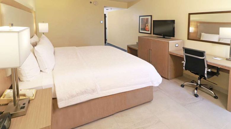 <b>Hampton Inn by Hilton Monterrey-Airport Room</b>. Images powered by <a href="https://iceportal.shijigroup.com/" title="IcePortal" target="_blank">IcePortal</a>.