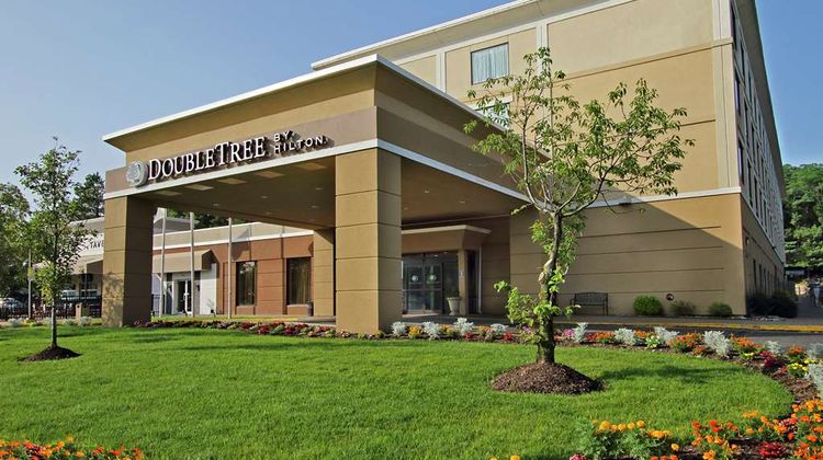 Doubletree Mahwah Exterior