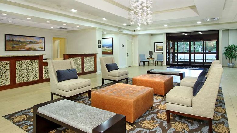 <b>Doubletree Mahwah Lobby</b>. Images powered by <a href="https://iceportal.shijigroup.com/" title="IcePortal" target="_blank">IcePortal</a>.