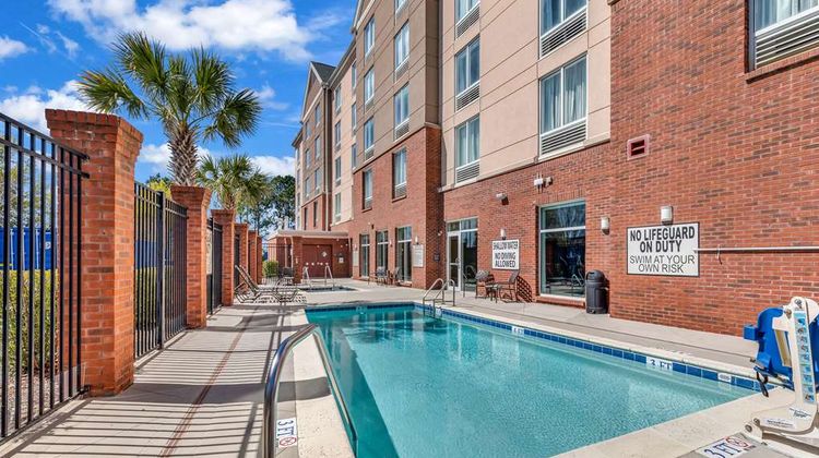 Hilton Garden Inn Coastal Grand Mall Pool