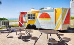 Hampton Inn & Suites Oceanfront