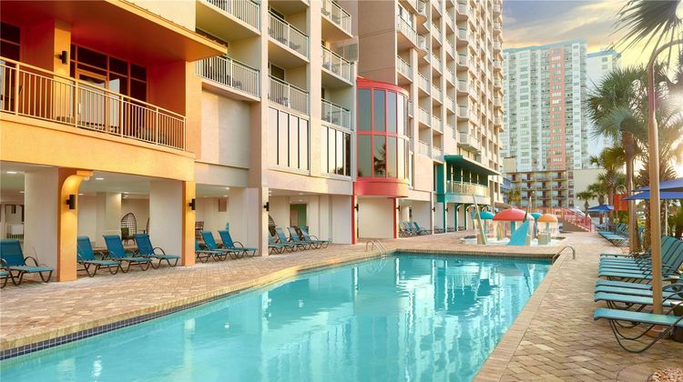 Hampton Inn & Suites Oceanfront Pool