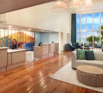 Hampton Inn & Suites Oceanfront Lobby