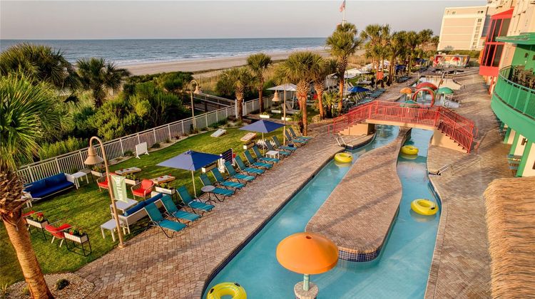 Hampton Inn & Suites Oceanfront Pool
