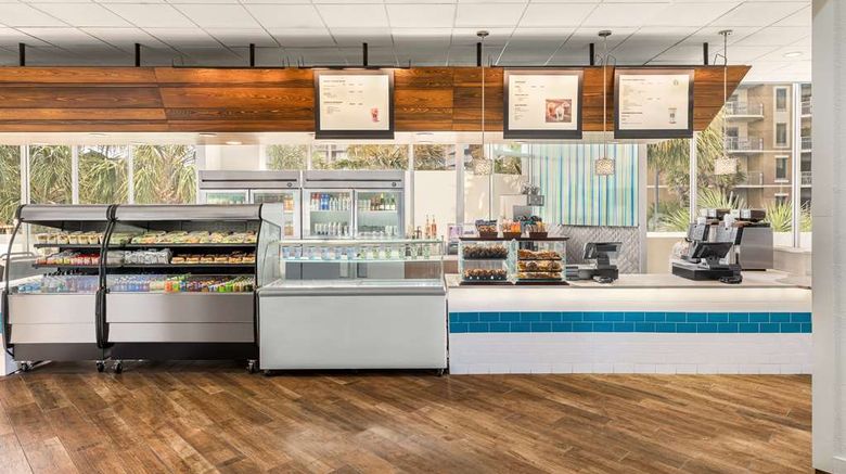 <b>Royale Palms Condominiums Restaurant</b>. Images powered by <a href="https://iceportal.shijigroup.com/" title="IcePortal" target="_blank">IcePortal</a>.