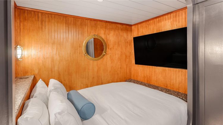 Hilton Mystic Room