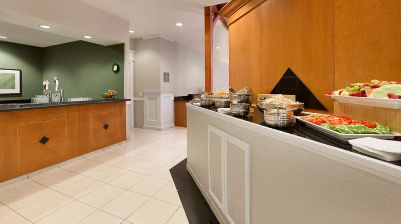 <b>Embassy Suites Newark-Wilmington South Restaurant</b>. Images powered by <a href="https://iceportal.shijigroup.com/" title="IcePortal" target="_blank">IcePortal</a>.