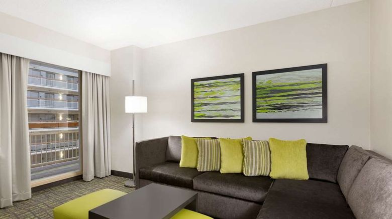 <b>Embassy Suites Newark-Wilmington South Room</b>. Images powered by <a href="https://iceportal.shijigroup.com/" title="IcePortal" target="_blank">IcePortal</a>.