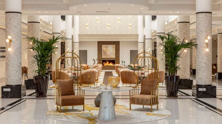 <b>Hilton Nicosia Lobby</b>. Images powered by <a href="https://iceportal.shijigroup.com/" title="IcePortal" target="_blank">IcePortal</a>.