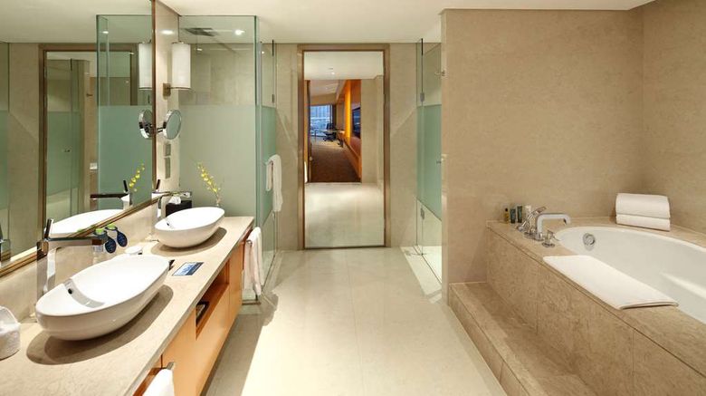 <b>Hilton Nanjing Riverside Room</b>. Images powered by <a href="https://iceportal.shijigroup.com/" title="IcePortal" target="_blank">IcePortal</a>.