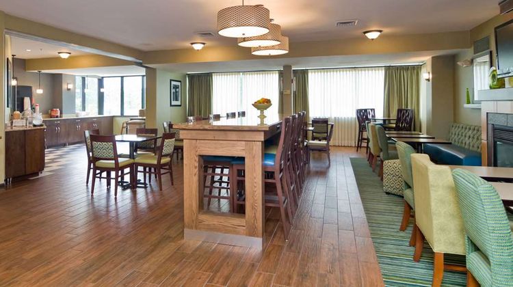 Hampton Inn New Philadelphia Lobby