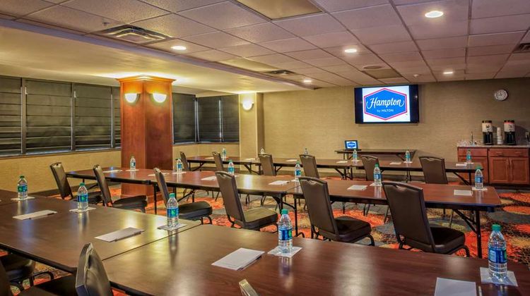 Hampton Inn New Philadelphia Meeting