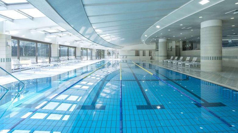 <b>Hilton Tokyo Narita Airport Pool</b>. Images powered by <a href="https://iceportal.shijigroup.com/" title="IcePortal" target="_blank">IcePortal</a>.