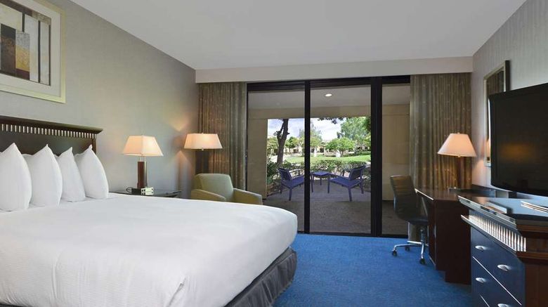 <b>DoubleTree by Hilton Newark-Fremont Room</b>. Images powered by <a href="https://iceportal.shijigroup.com/" title="IcePortal" target="_blank">IcePortal</a>.