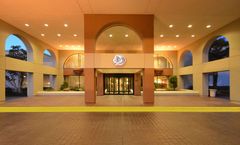 DoubleTree by Hilton Newark-Fremont