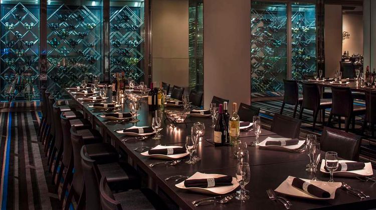 DoubleTree by Hilton Newark-Fremont Restaurant